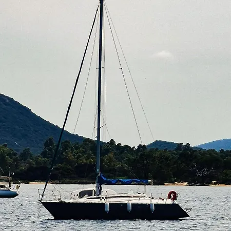Stlocavoile 4, Bateau Seuls A Bord *