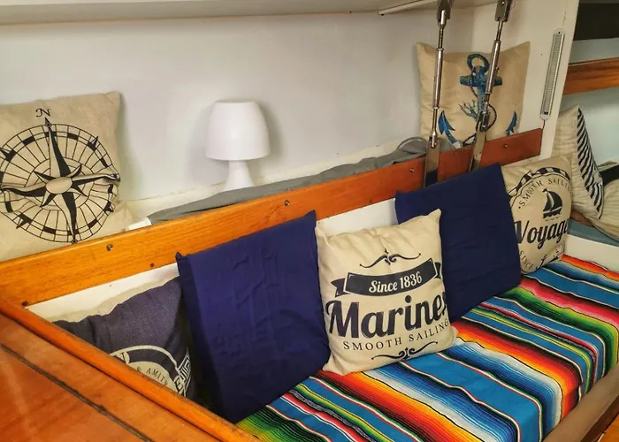 Seuls A Bord Dans Le Golfe Atypique 船上ホテル *